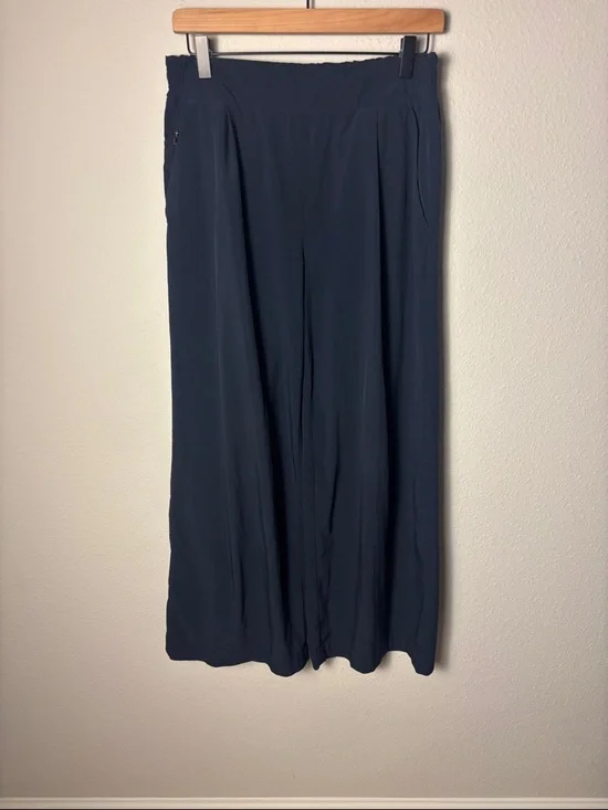 Athleta Brooklyn Wide Leg Crop Pant 8 TALL Navy S/531157 - Picture 1 of 4